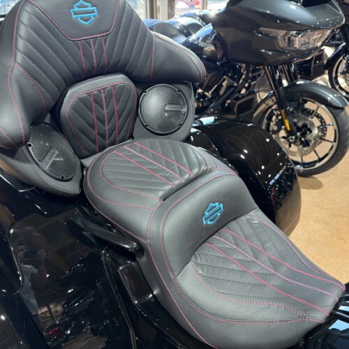 Harley-Davidson® Street Glide 3 Limited 2026 thumb 2