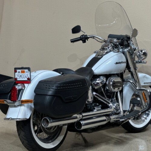 2020 Harley-Davidson® Deluxe Stone Washed White Pearl thumb 0