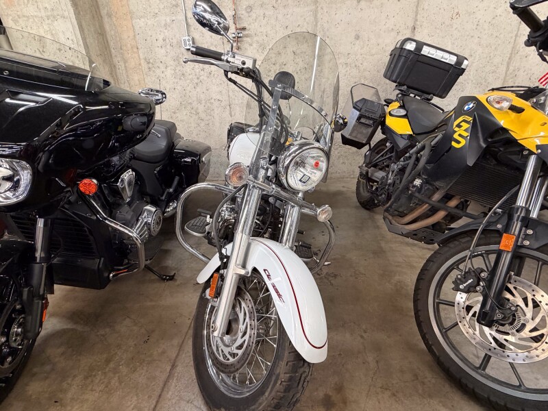 2006 Yamaha XVS65AVL White