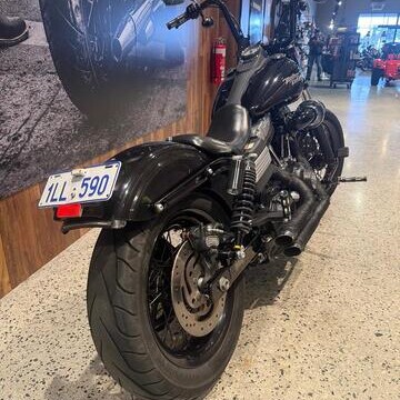 Harley-Davidson® Street Bob® 2008 FXDBP thumb 0