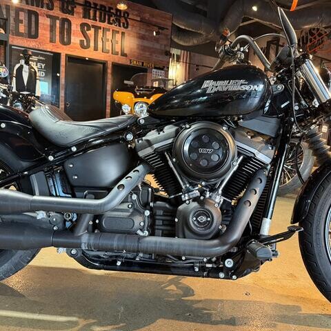 2019 Harley-Davidson® Street Bob® thumb 0