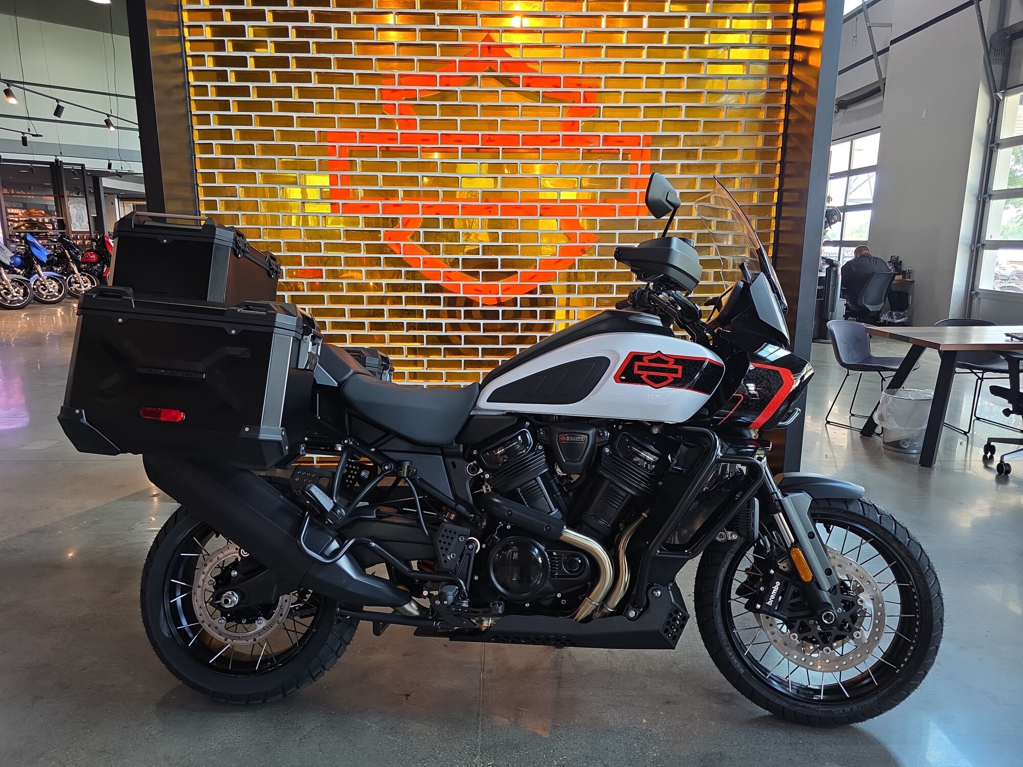 Harley-Davidson® Pan America® 1250 ST 2026