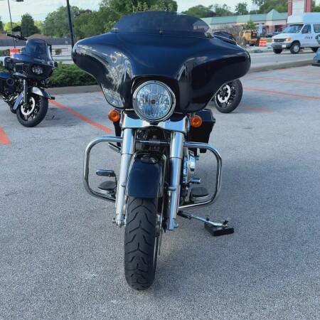 2011 Harley-Davidson® Street Glide® Vivid Black thumb 2