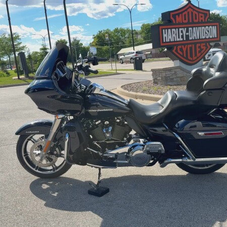 2020 Harley-Davidson® Road Glide® Limited Midnight Blue thumb 0