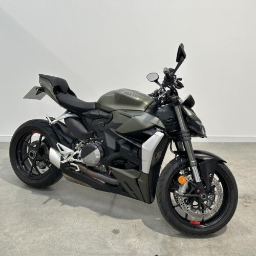 Ducati Streetfighter V2, 2023 Model, 2900 miles, Storm Green Livery thumb 3