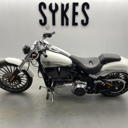 2017 Harley-Davidson FXSB Softail Breakout 103 in Crished Ice Denim White thumb 1