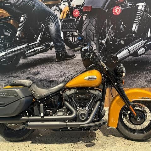 MY23 Harley-Davidson Softail Heritage Classic S 114 w/ABS Cruise (FLHCS) Prospect Gold thumb 3