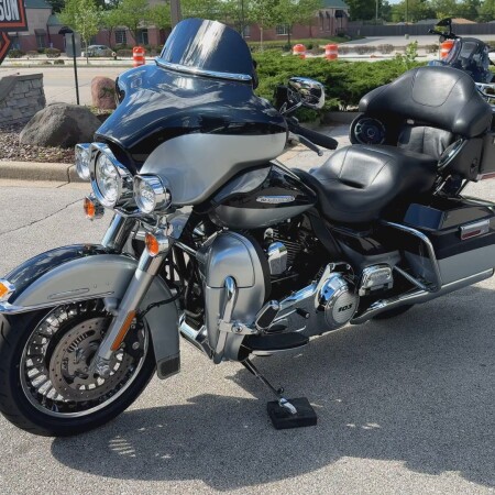 2012 Harley-Davidson® Electra Glide® Ultra Limited Two-Tone Midnight Pearl/Brilliant Silver thumb 1