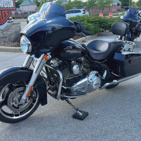 2011 Harley-Davidson® Street Glide® Vivid Black thumb 1