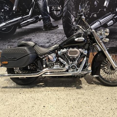 2021 Harley-Davidson® Heritage Classic 107 thumb 2