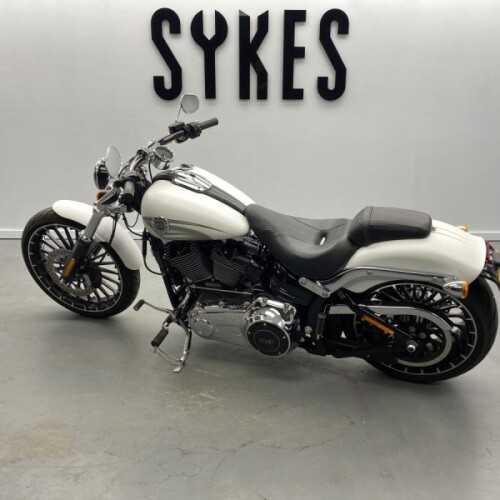 2017 Harley-Davidson FXSB Softail Breakout 103 in Crished Ice Denim White thumb 0