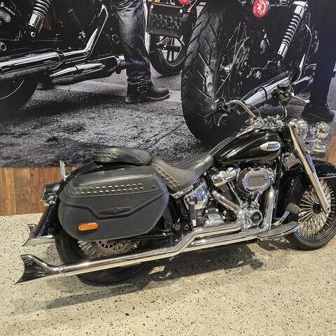 2021 Harley-Davidson® Heritage Classic 107 thumb 1