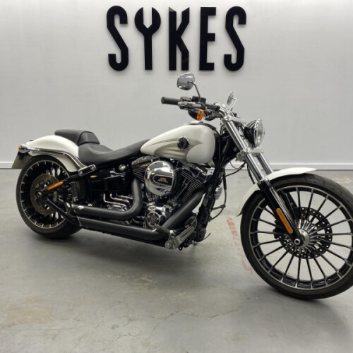 2017 Harley-Davidson FXSB Softail Breakout 103 in Crished Ice Denim White thumb 3