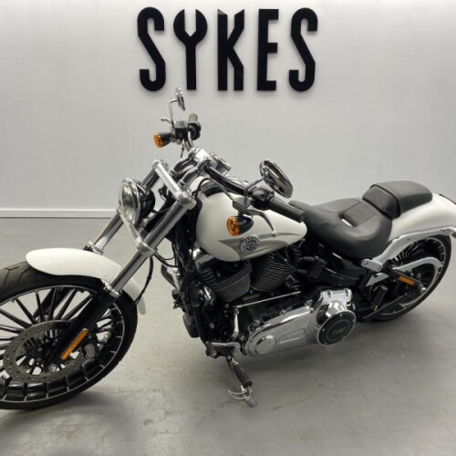2017 Harley-Davidson FXSB Softail Breakout 103 in Crished Ice Denim White thumb 2