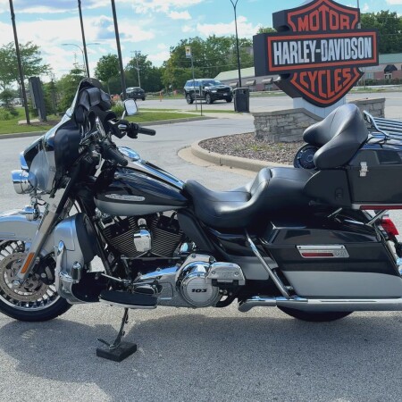 2012 Harley-Davidson® Electra Glide® Ultra Limited Two-Tone Midnight Pearl/Brilliant Silver thumb 0