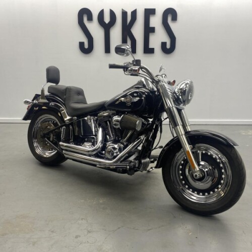 2010 Harley-Davidson FLSTF Softail Fat Boy in Vivid Black thumb 2