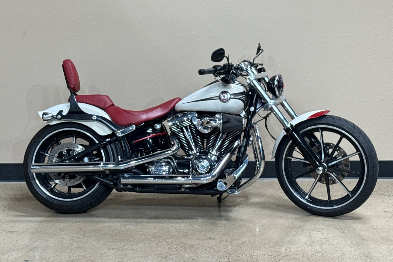 Harley-Davidson® Breakout® 2014