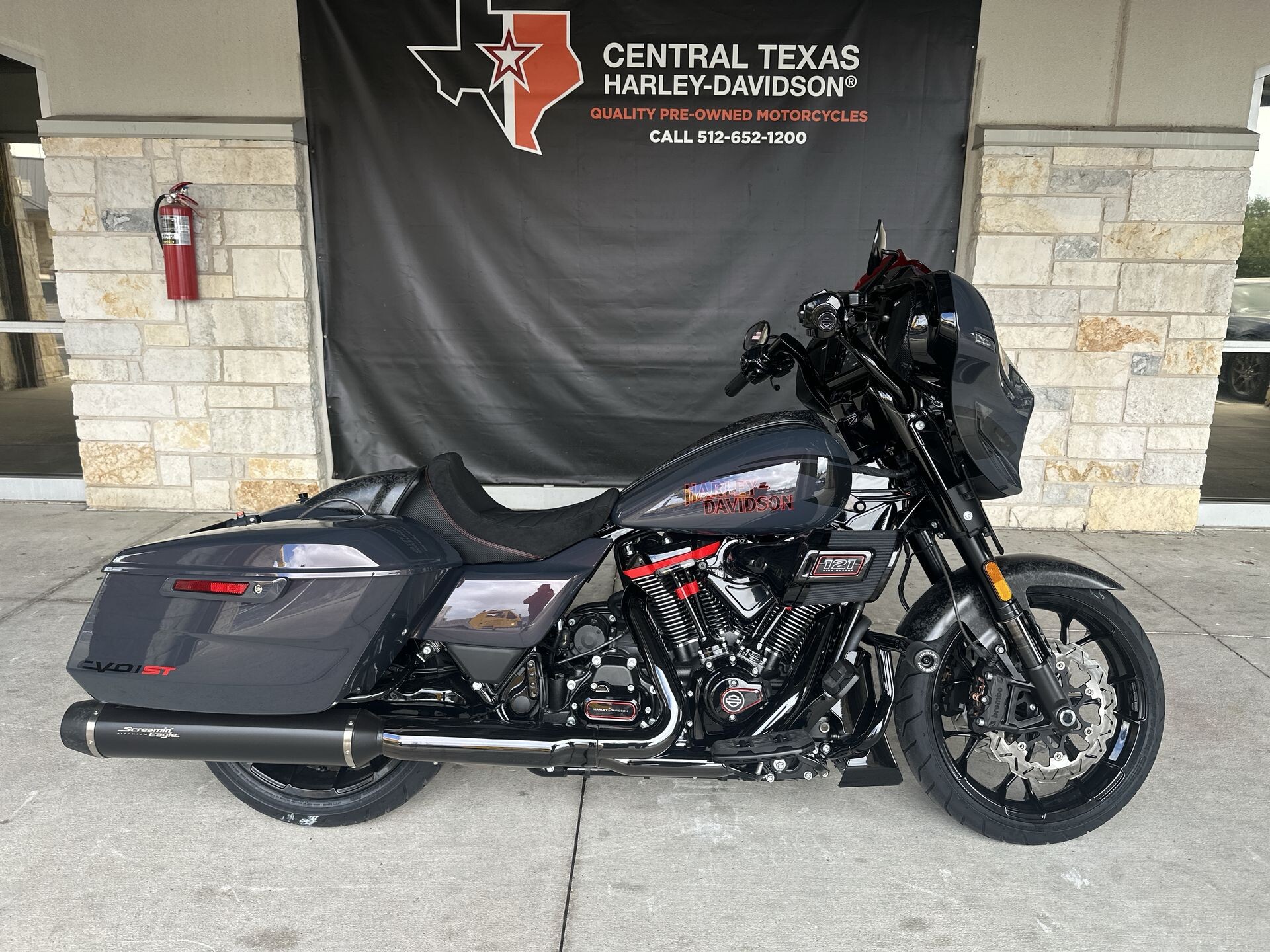 2026 Harley-Davidson® CVO Street Glide FLHXSTSE, photo 2