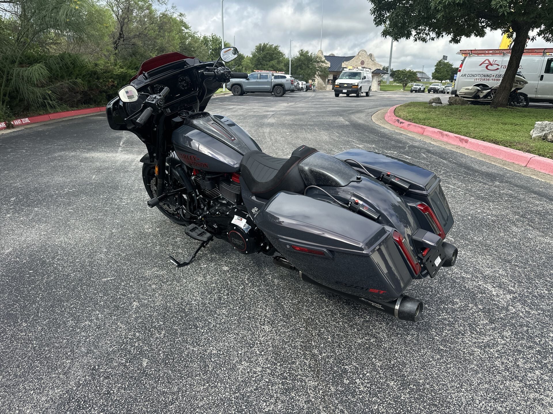 2026 Harley-Davidson® CVO Street Glide FLHXSTSE, photo 7