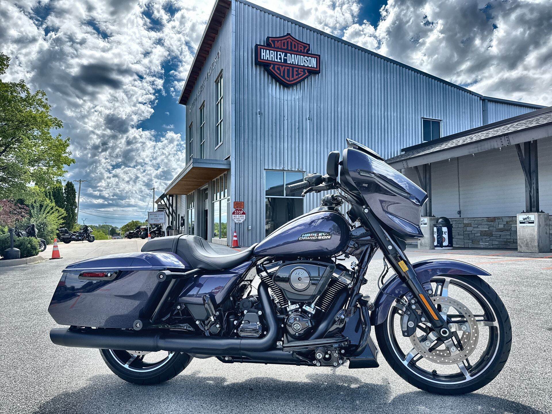 2026 Harley-Davidson® Street Glide® Purple Abyss Black Trim