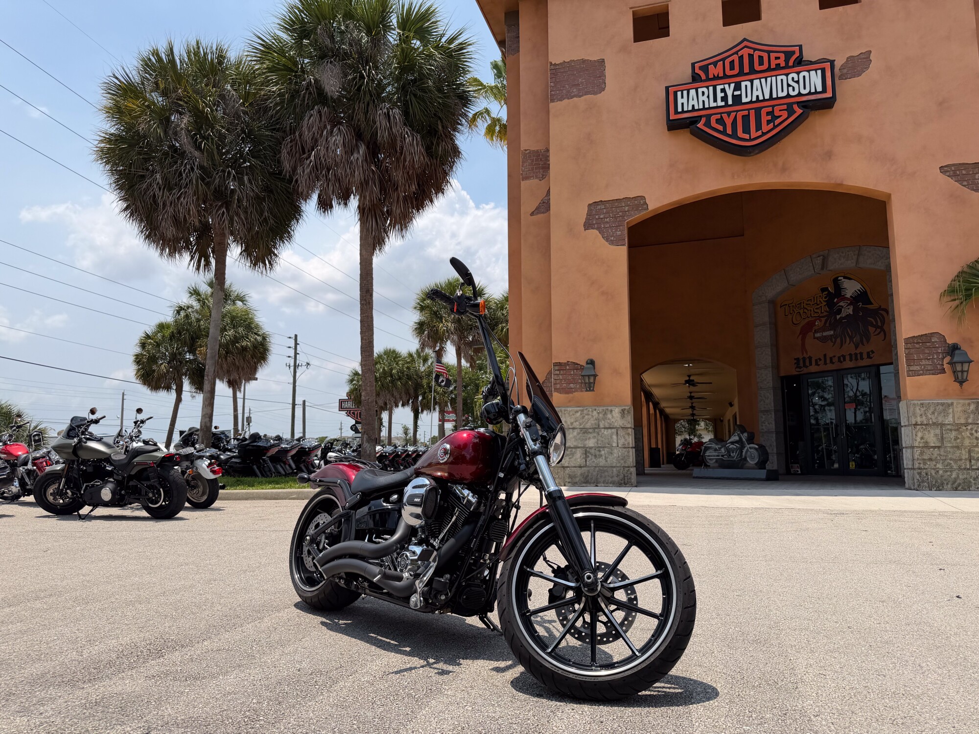 Harley-Davidson® Breakout® 2016