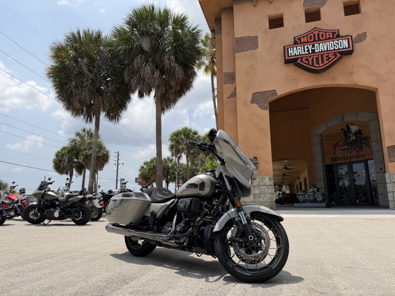 Harley-Davidson® CVO™ Street Glide® 2023