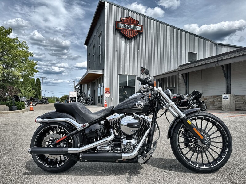 2017 Harley-Davidson® Breakout® Vivid Black