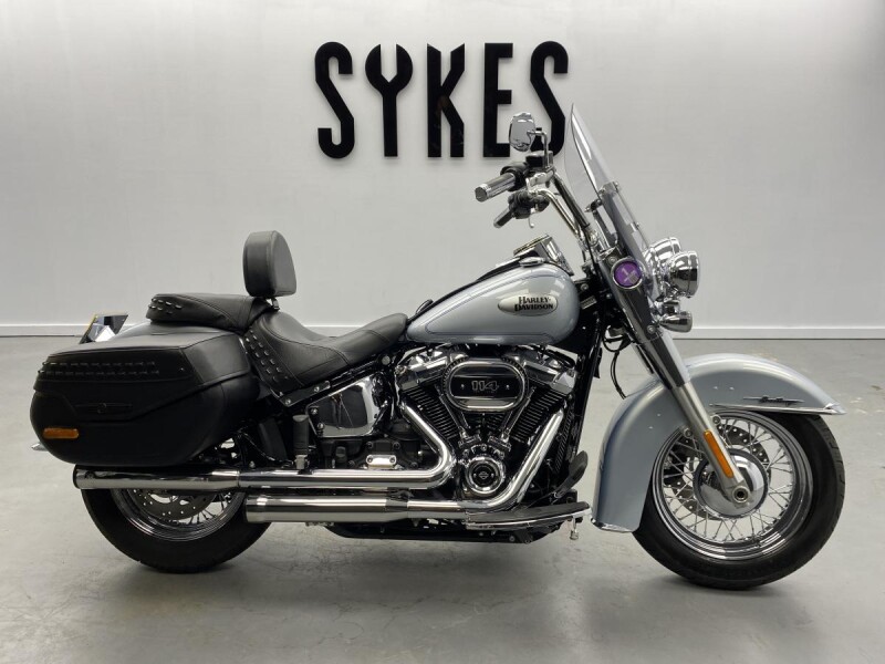 2024 Harley-Davidson FLHCS Softail Heritage Classic in Atlas Silver