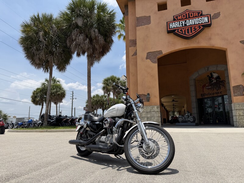 Harley-Davidson® Sportster® 883 Custom 2006
