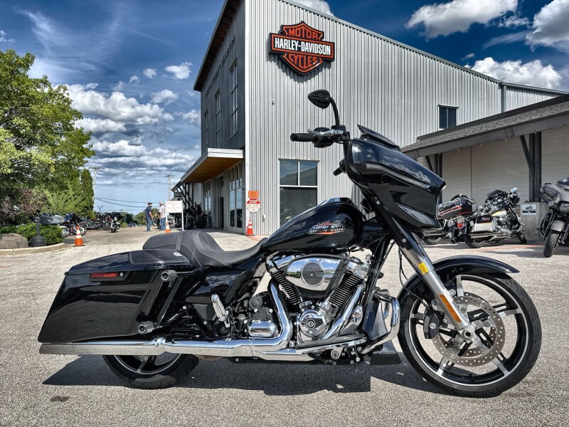 2024 Harley-Davidson® Street Glide® Vivid Black