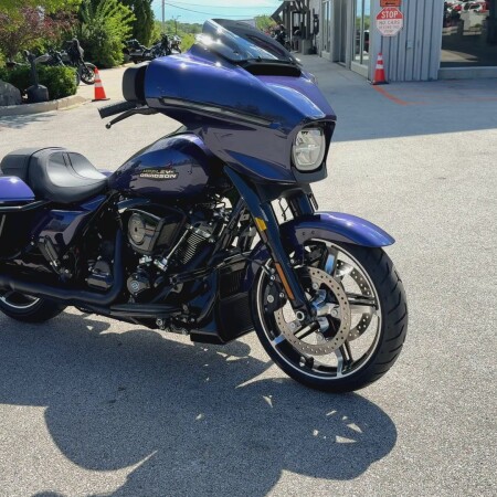 2026 Harley-Davidson® Street Glide® Purple Abyss Black Trim thumb 3