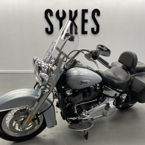 2024 Harley-Davidson FLHCS Softail Heritage Classic in Atlas Silver thumb 2