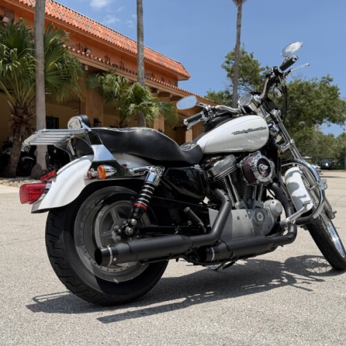 Harley-Davidson® Sportster® 883 Custom 2006 thumb 2