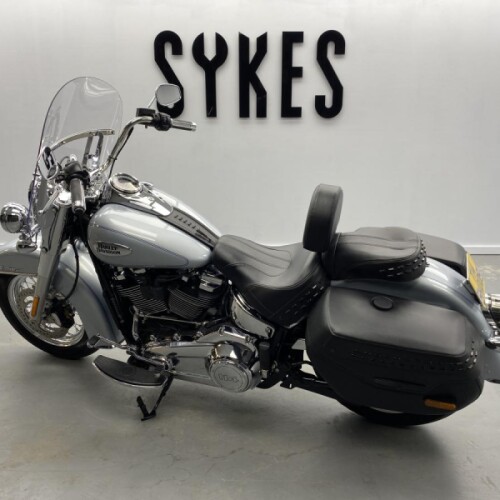 2024 Harley-Davidson FLHCS Softail Heritage Classic in Atlas Silver thumb 0