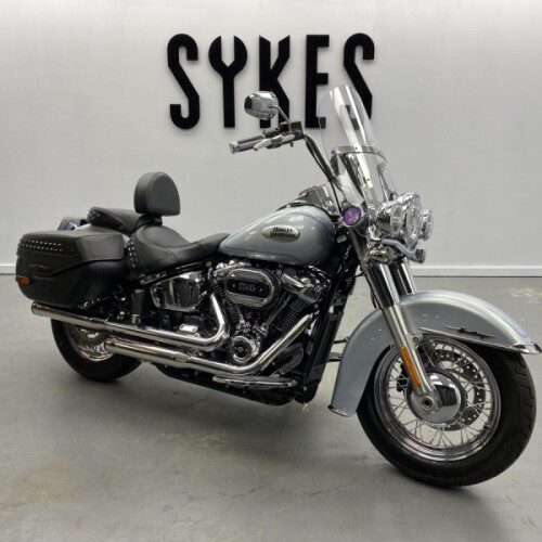 2024 Harley-Davidson FLHCS Softail Heritage Classic in Atlas Silver thumb 3