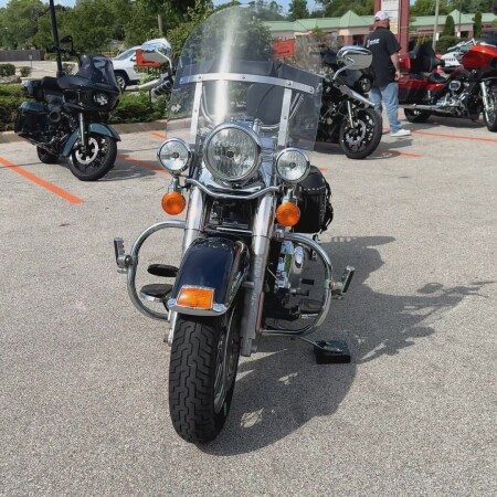 2012 Harley-Davidson® Heritage Softail® Classic Big Blue Pearl thumb 2