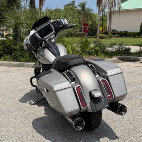 Harley-Davidson® CVO™ Street Glide® 2023 thumb 0