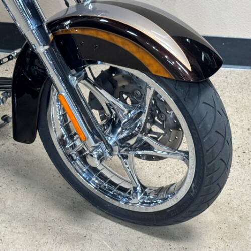 Harley-Davidson® CVO™ Softail® Convertible 2011 thumb 2