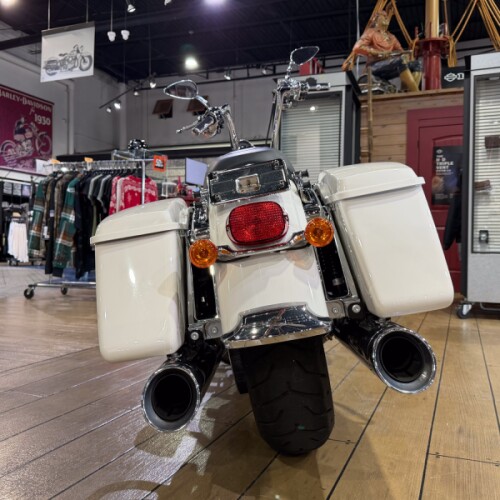 Harley-Davidson® FLHP 2023 thumb 1