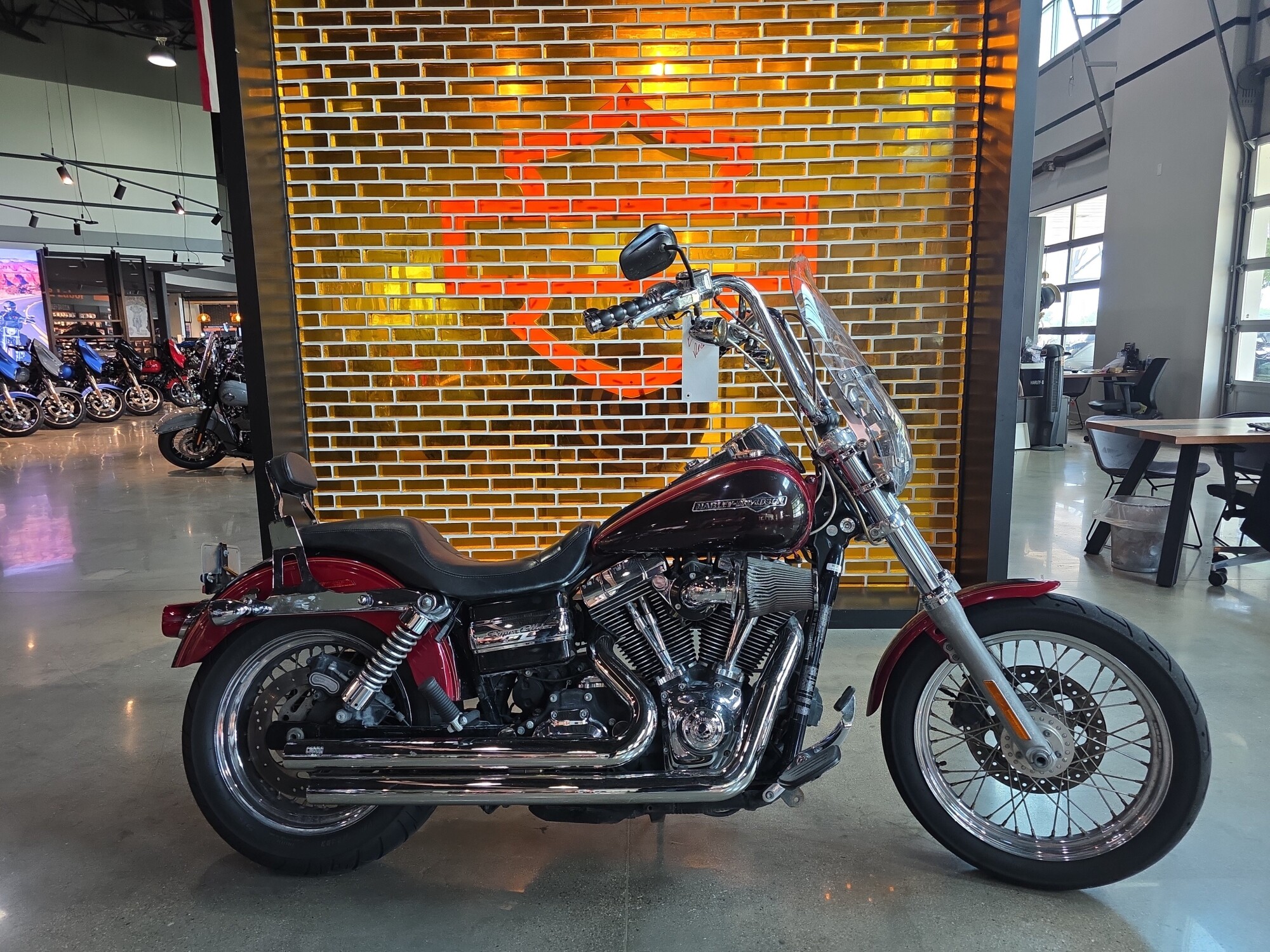 Harley-Davidson® Super Glide® Custom 2012
