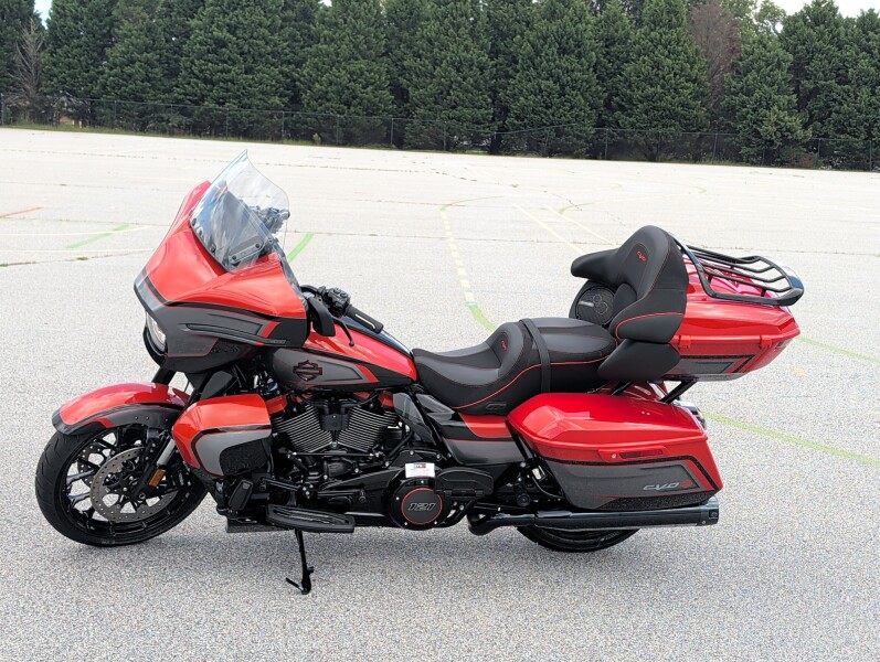 Harley-Davidson® CVO Street Glide 3 Limited 2026