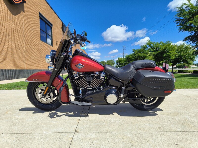 2026 Harley-Davidson® Heritage Classic Brilliant Red Black Laced Wheels