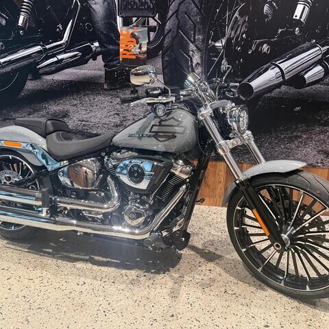Harley-Davidson MY26 Harley-Davidson Softail Breakout 117 w/ABS (FXBR) 2026 thumb 2