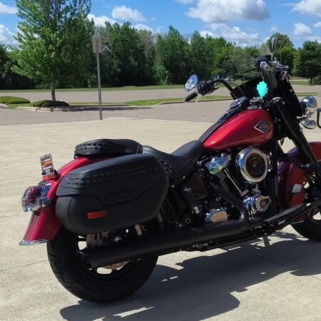 2026 Harley-Davidson® Heritage Classic Brilliant Red Black Laced Wheels thumb 3