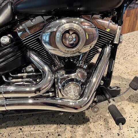 2010 Harley-Davidson® Softail® Rocker™ C thumb 0
