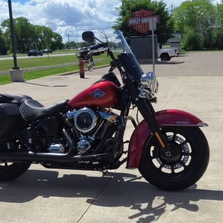 2026 Harley-Davidson® Heritage Classic Brilliant Red Black Laced Wheels thumb 2
