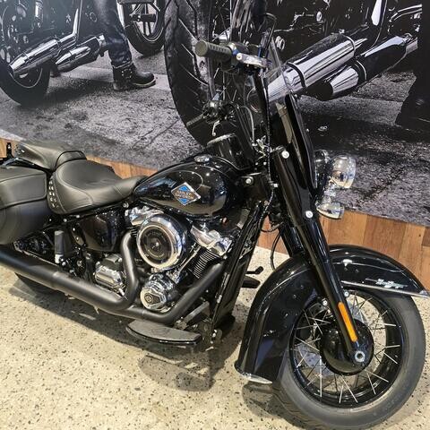 Harley-Davidson MY25 Harley-Davidson Softail Heritage Classic 117 w/ABS Cruise (FLHC) 2025  thumb 1