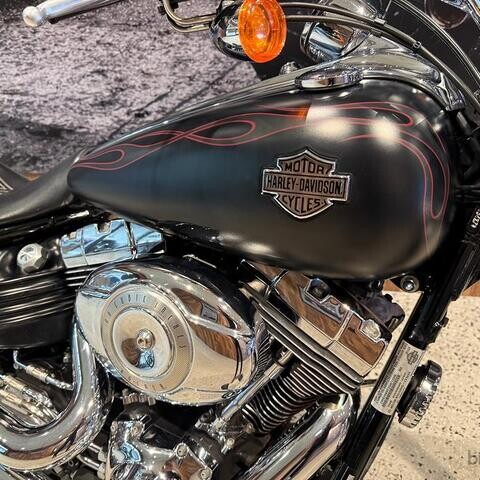 2010 Harley-Davidson® Softail® Rocker™ C thumb 2