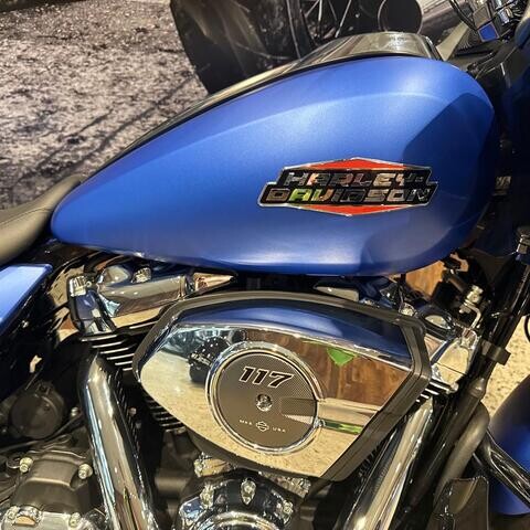 2025 Harley-Davidson® Road Glide® thumb 2