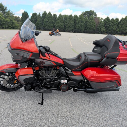 Harley-Davidson® CVO Street Glide 3 Limited 2026 thumb 2